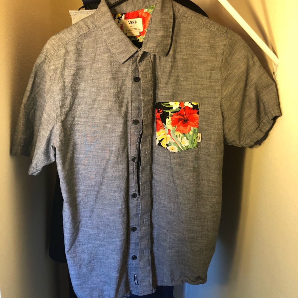 Vans short sleeve button up S